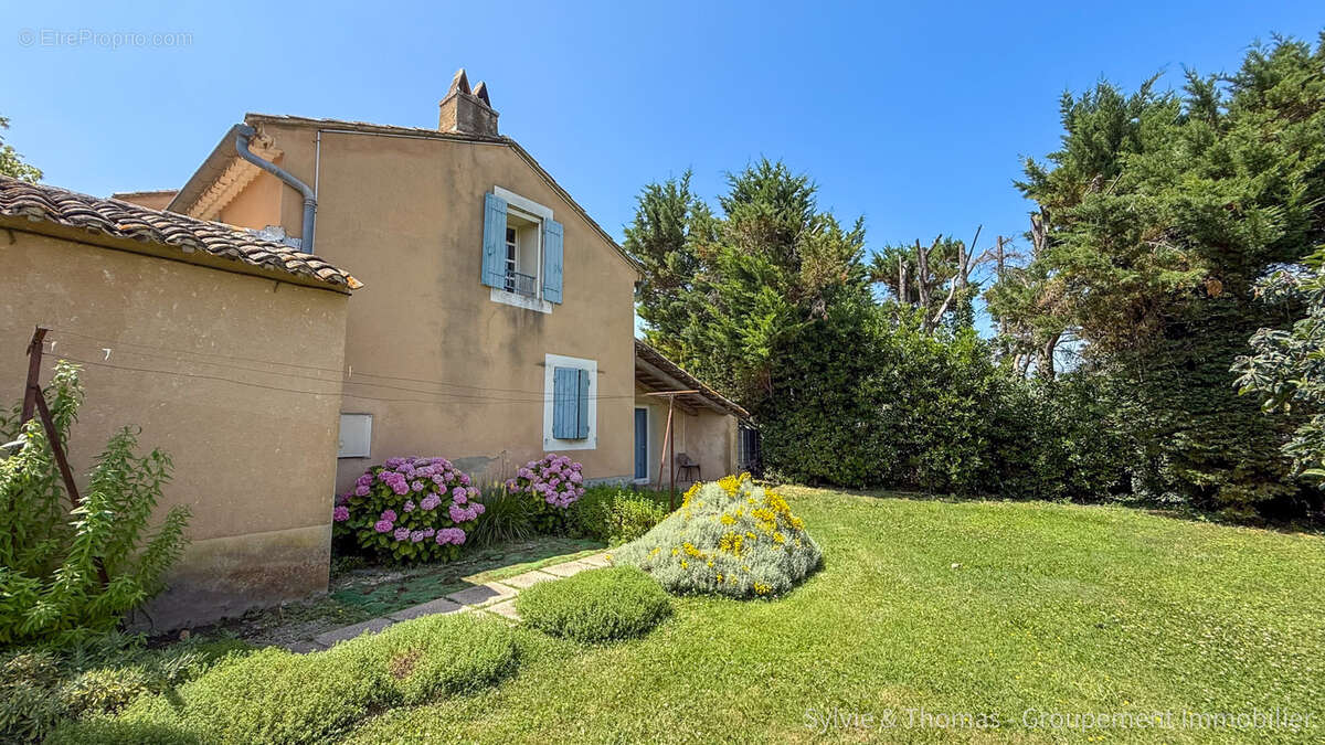 Maison à CADEROUSSE