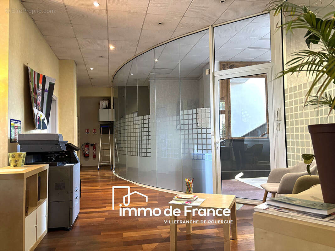 Local commercial de 182 m² avec changement de destination possible - photo 2