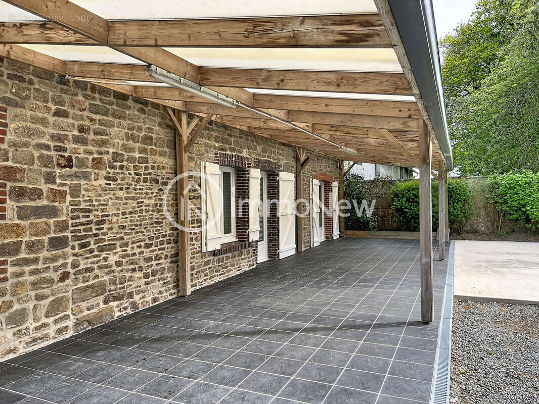 Maison à MONTABOT