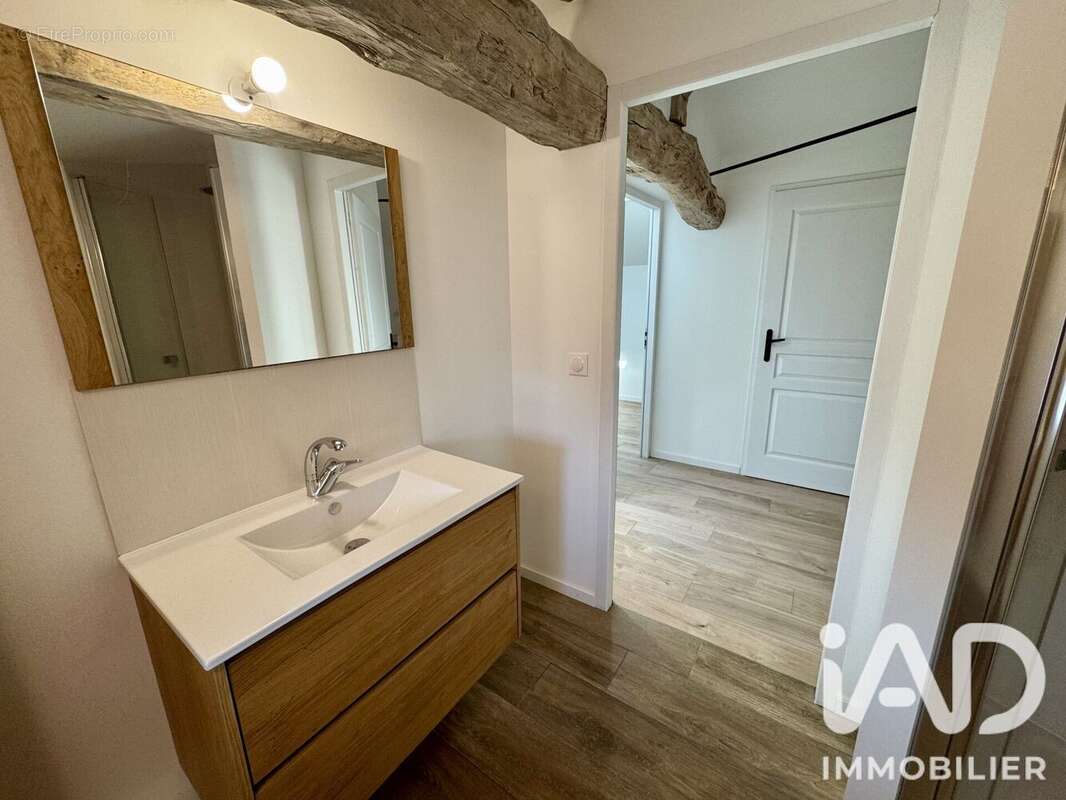 Maison 93 m² à Saint-Genis-De-Saintonge  - photo 8