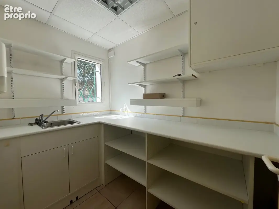 Local commercial  97 m2 + habitation 50 m2 - photo 15