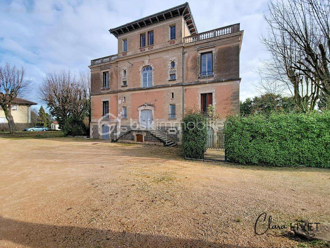 Appartement à LIMAS