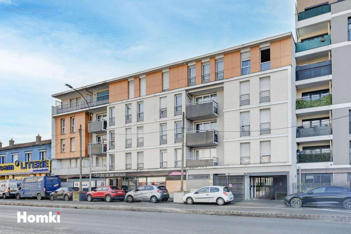 Appartement à LES PAVILLONS-SOUS-BOIS