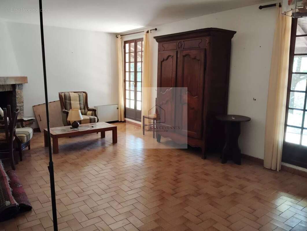 Maison à SAINT-BONNET-DE-SALENDRINQUE