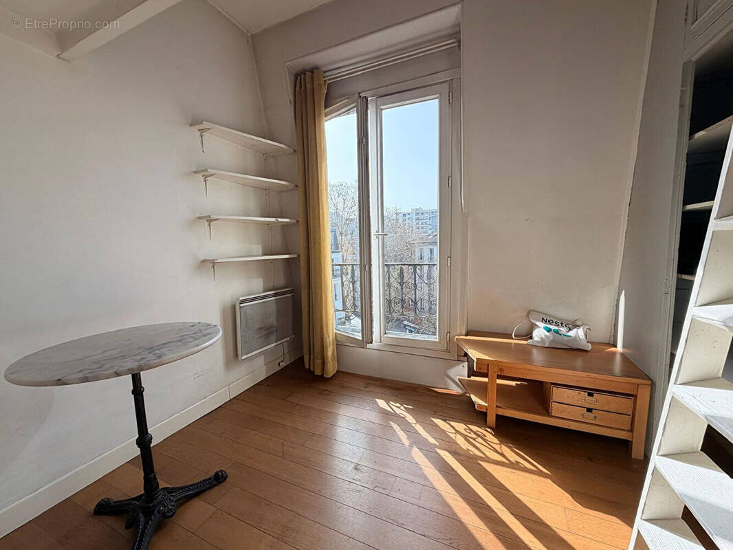 Appartement à PARIS-19E