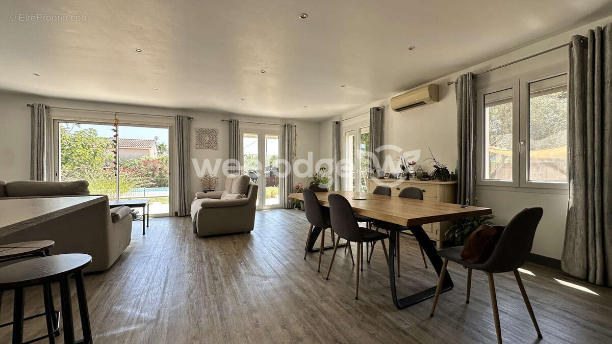 Maison 160 m² à Entraigues-Sur-La-Sorgue  - photo 8