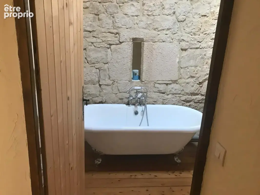 Jolie maison de Campagne, pierres app.; 3 Chambres; 150m2 hab à finir de rénover; Jardin clos; terrain de 669m - photo 13