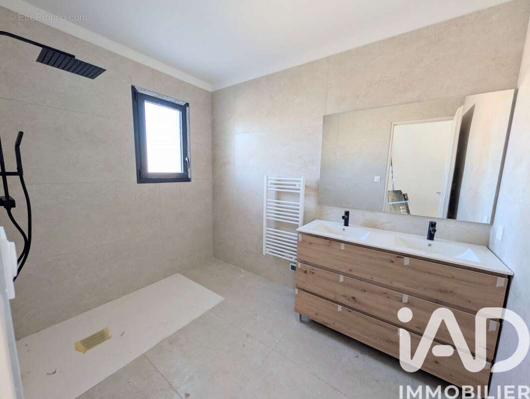 Photo 7 - Maison à SORGUES