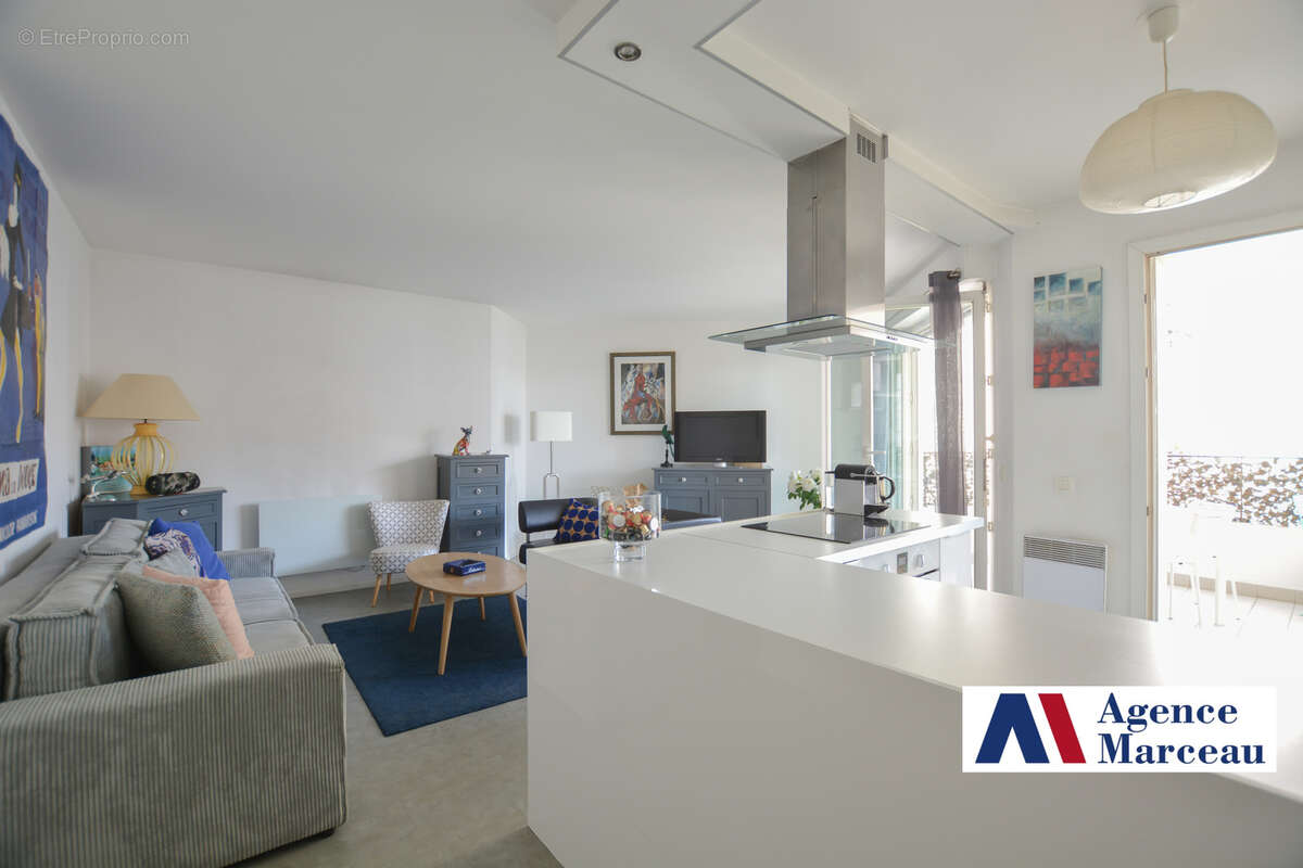 Appartement à COURBEVOIE