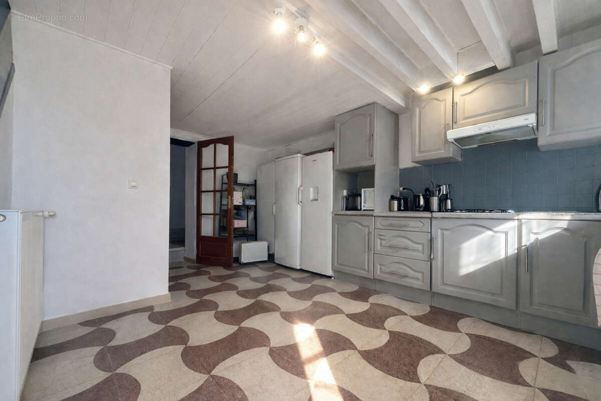 Maison à THIERS-SUR-THEVE