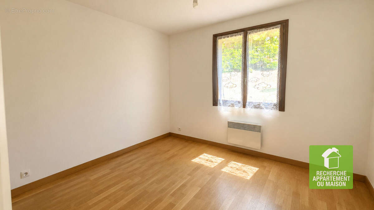MORAS - Plain-pied 3 chambres sur 1 465 m² de terrain - Calme absolu à 5 min de Crémieu - photo 5