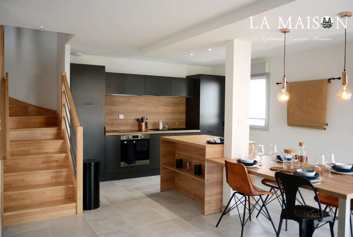 Appartement 93 m² à Clenay  - photo 2