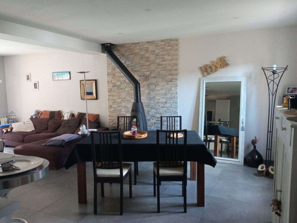 MAISON - MOURETS - CHATEAU GOMBERT - T4 - PISCINE - Maison à MARSEILLE-13E