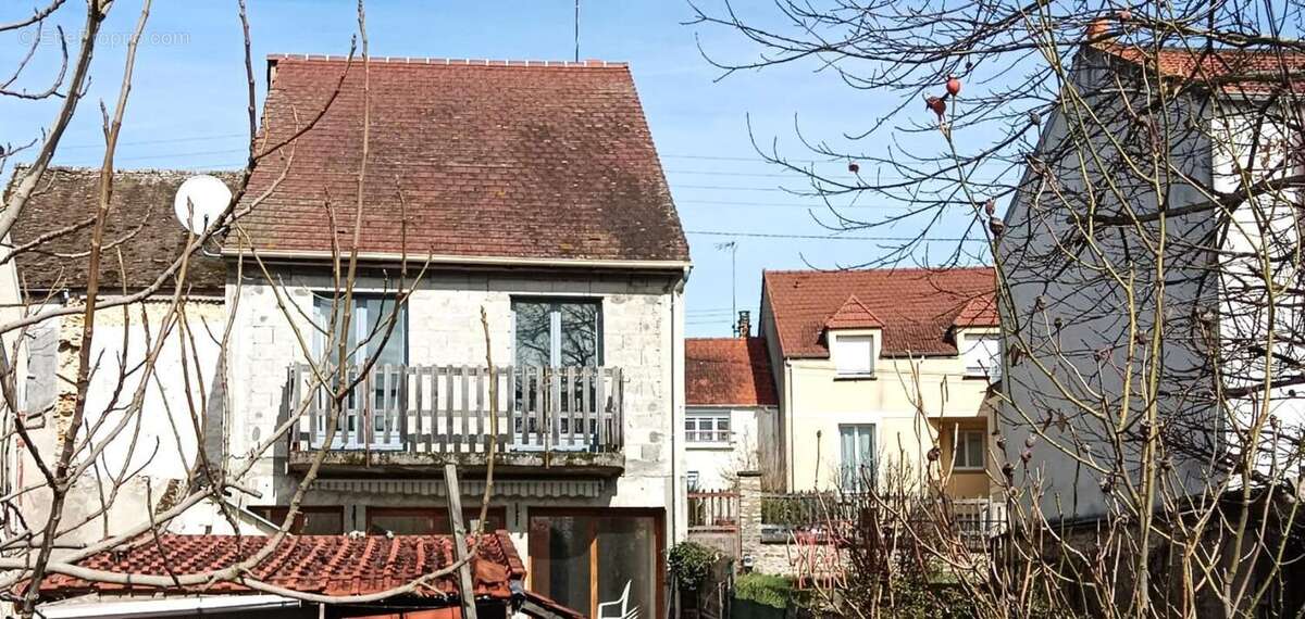 Maison à VAUX-LE-PENIL