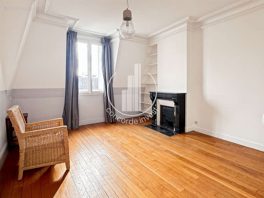 Maison à COURBEVOIE