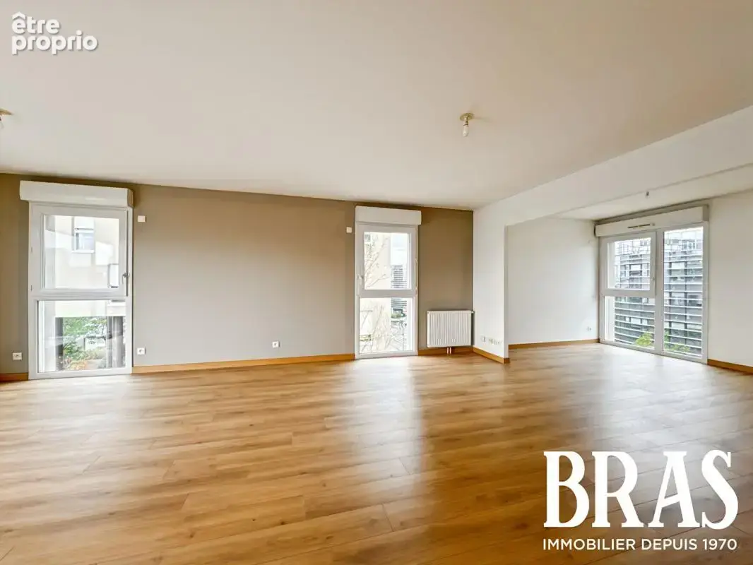 Appartement 4 chambres - balcon - double garage - photo 3