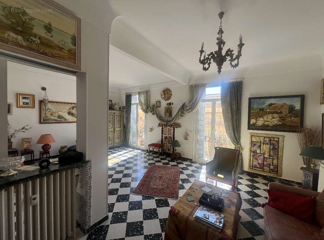 Appartement à MENTON