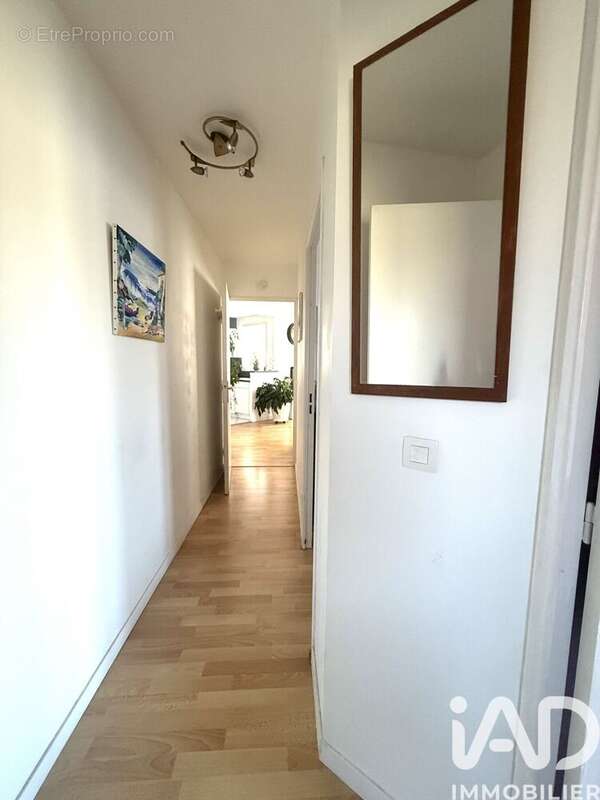 Photo 8 - Appartement à BUSSY-SAINT-GEORGES