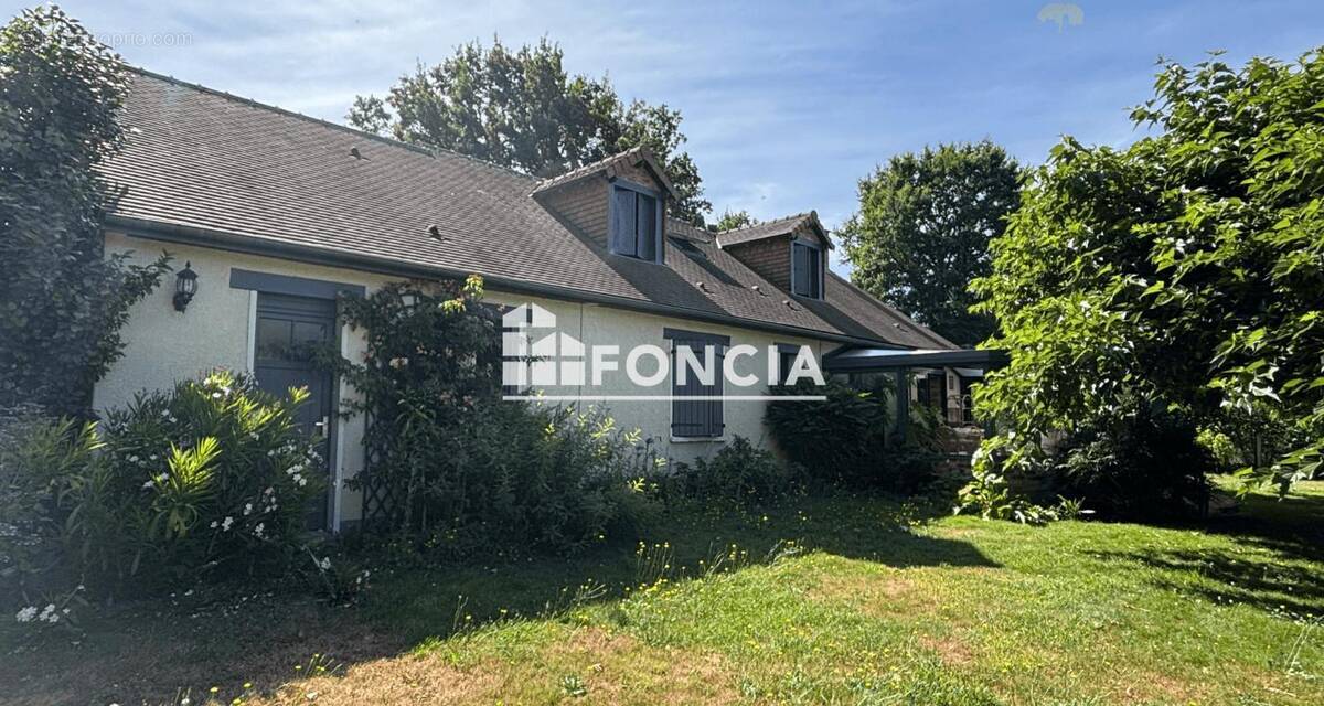 Maison à LA BAZOGE
