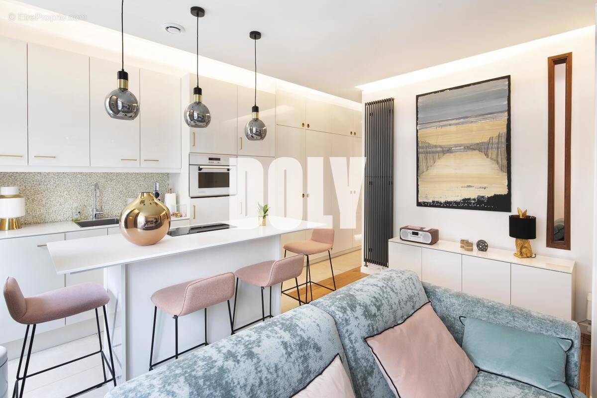 Appartement à PARIS-17E