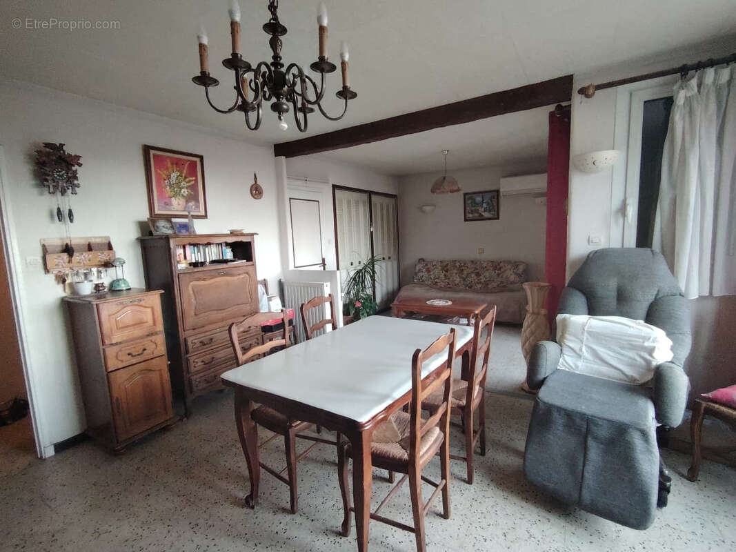 Appartement à MARSEILLE-3E