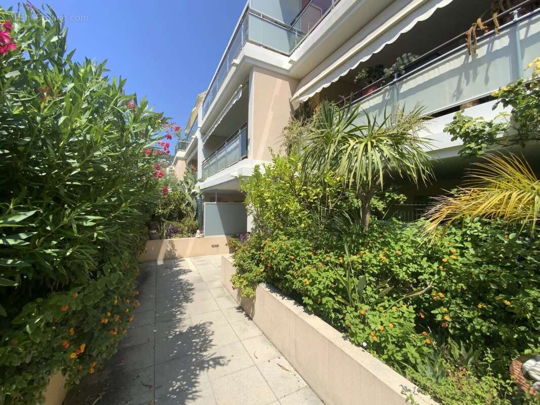 Exclusivite roquebrune cap martin quartier plage 2 pieces dernier etage avec garage fermé - photo 17