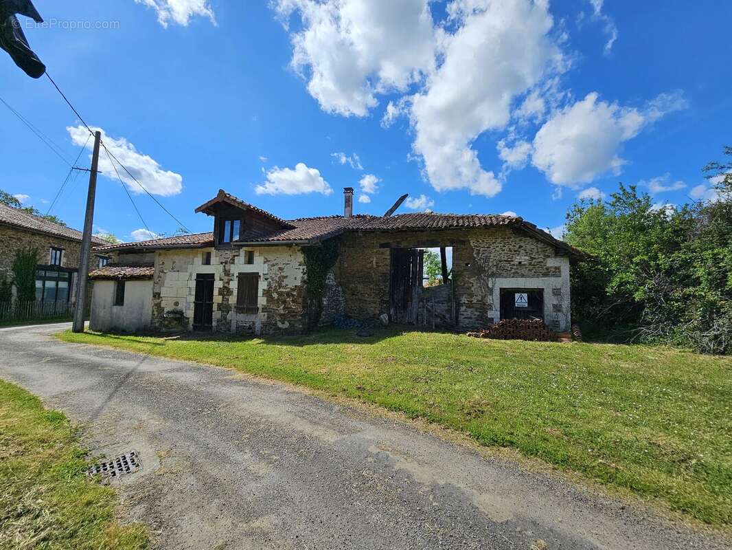 Maison à MONTEMBOEUF