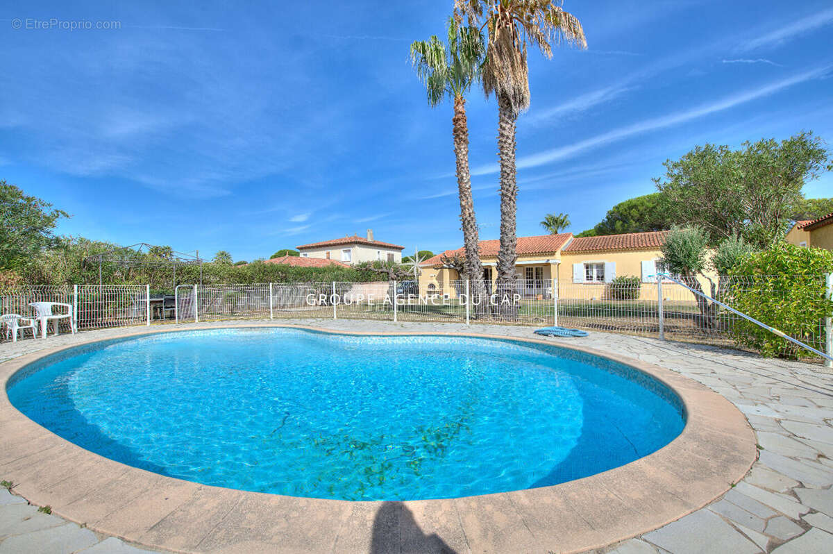 Maison à ROQUEBRUNE-SUR-ARGENS