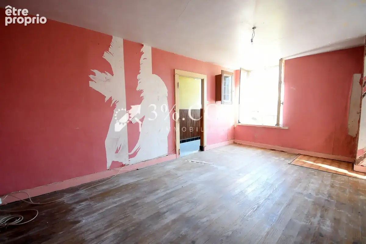 Maison de village avec 3 chambres, jardin de 530 m2, garage et dépendances - photo 11