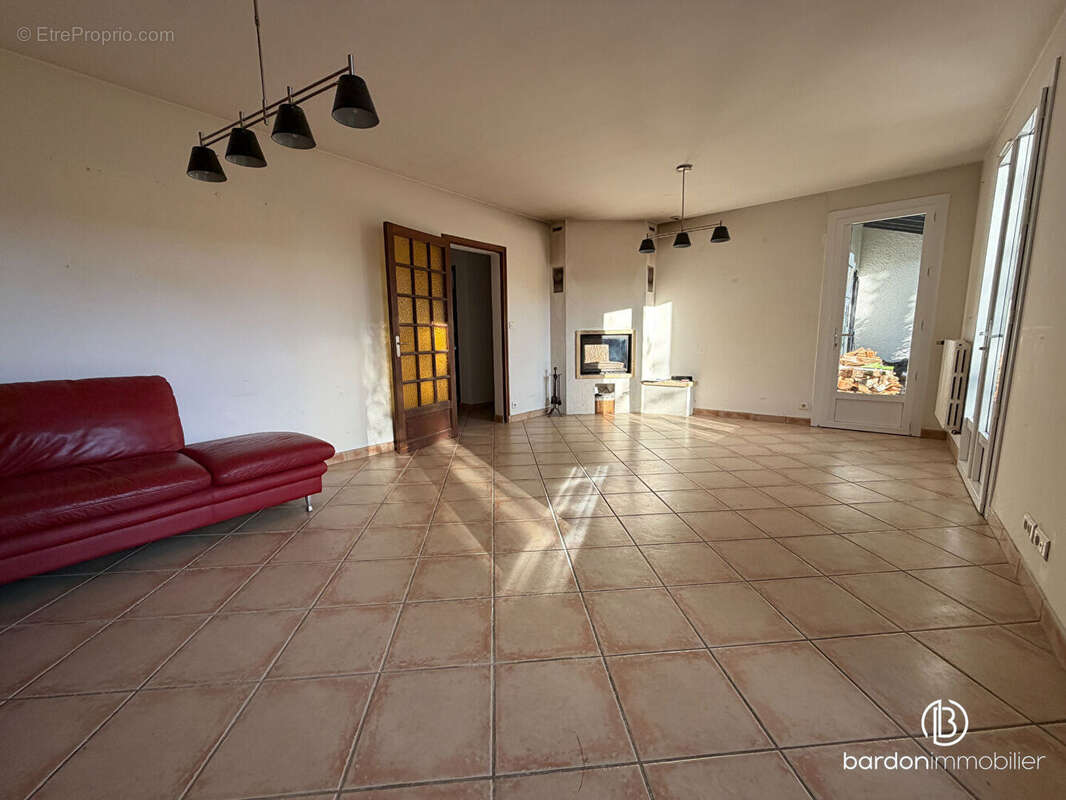 Maison à SAINT-ETIENNE-DE-MER-MORTE