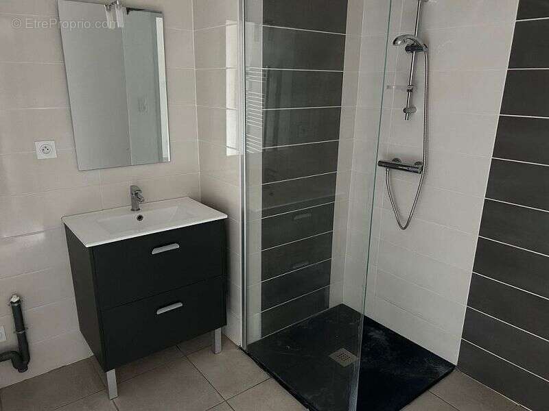 Appartement à MONTROND-LES-BAINS