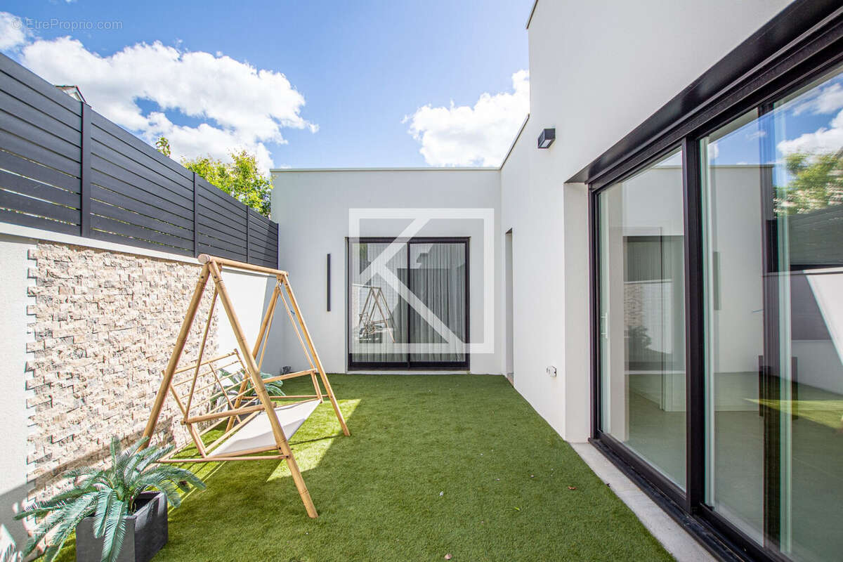 Maison à SAINT-BARTHELEMY-D&#039;ANJOU