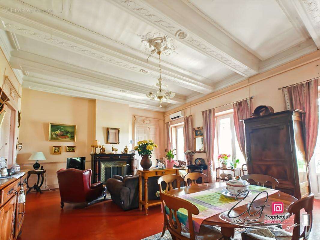 Appartement bourgeois d'exception de 284 m² avec terrasse, balcon filant et vue sur le parc - photo 2