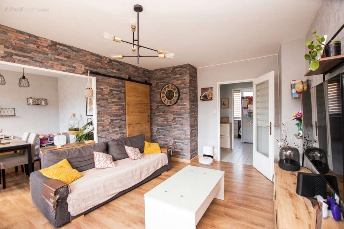VIENNE - Appartement Type 3 - photo 2