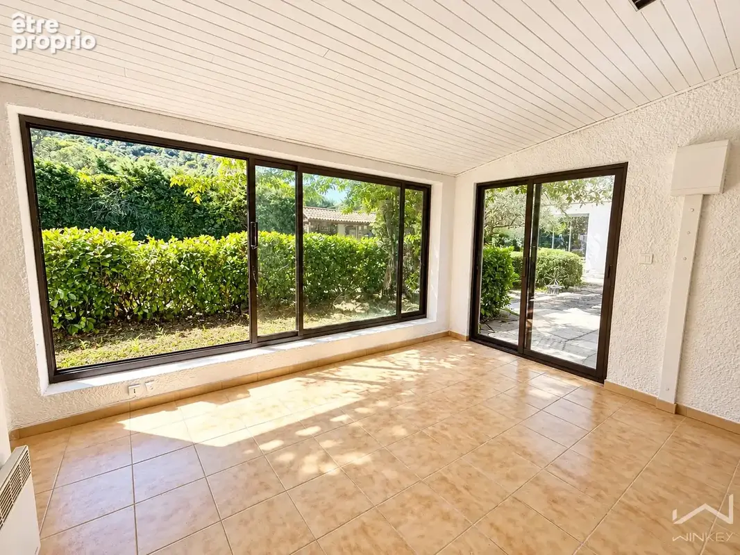 Nathalie Sinad vous présente à Uchaux cette propriété d'environ 201 m2 au total, avec piscine, studio et appar - photo 21