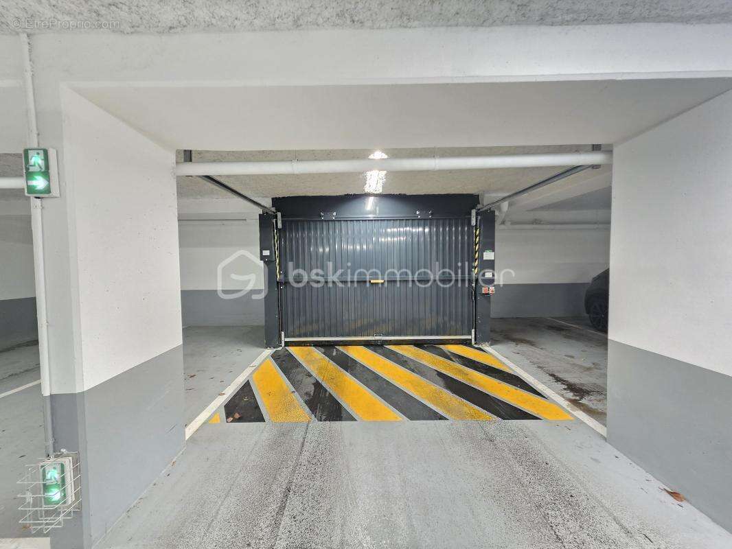 Parking à CHAMPS-SUR-MARNE
