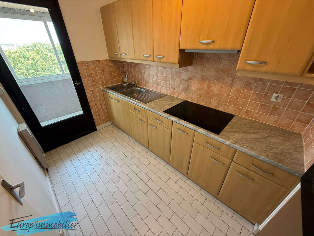 Appartement 2 pièces 7ème et dernier étage - Parking et cave privés - photo 4