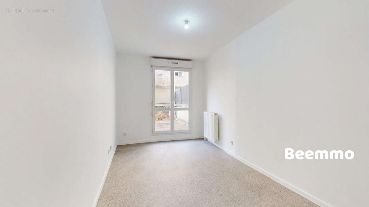 Appartement 65 m² à Saint-Denis  - photo 4