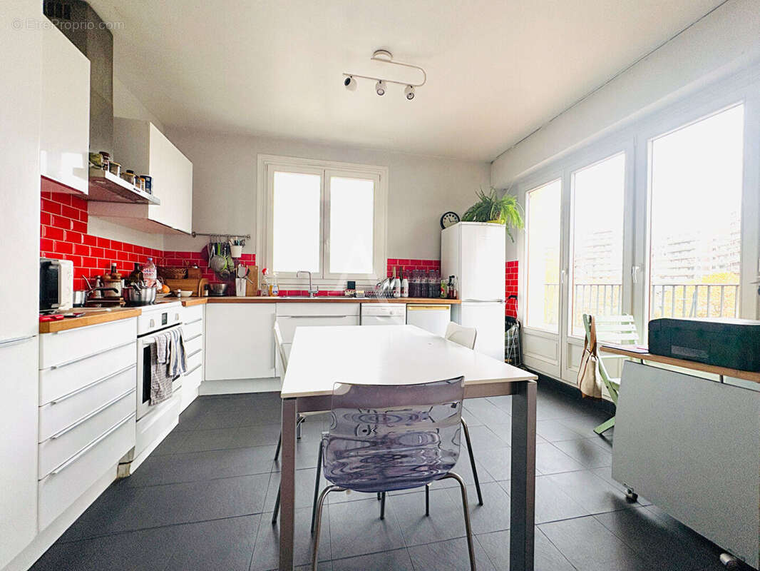 Appartement à FONTENAY-SOUS-BOIS