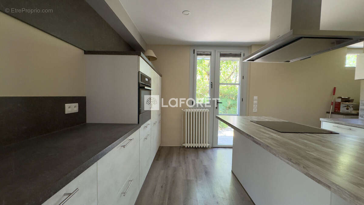 Maison Castelnau Le Lez 7 pièces 172 m2 - photo 3