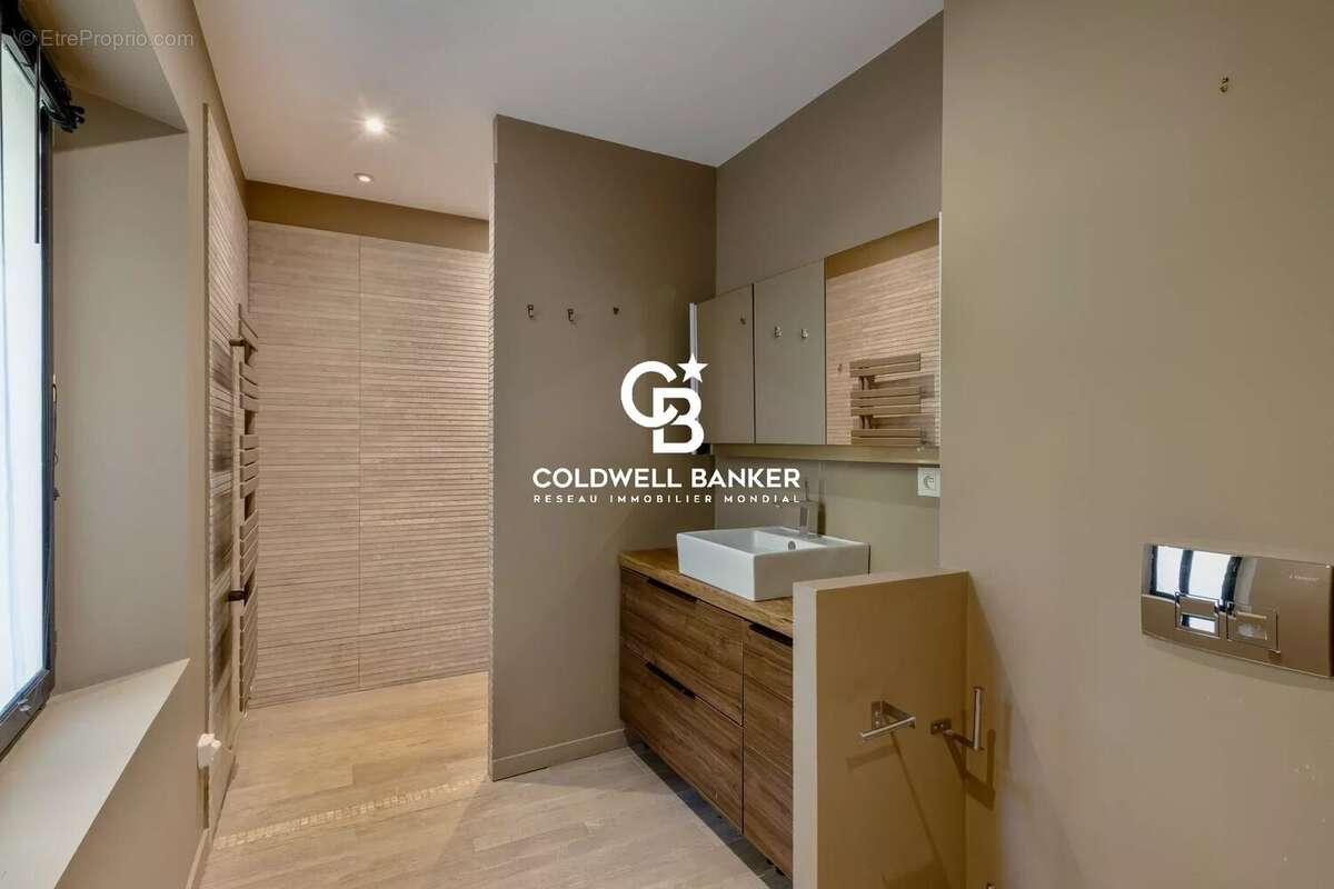 Maison à LA GARDE-FREINET