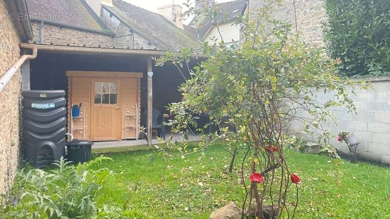 Maison à SAINT-NICOLAS-DU-PELEM
