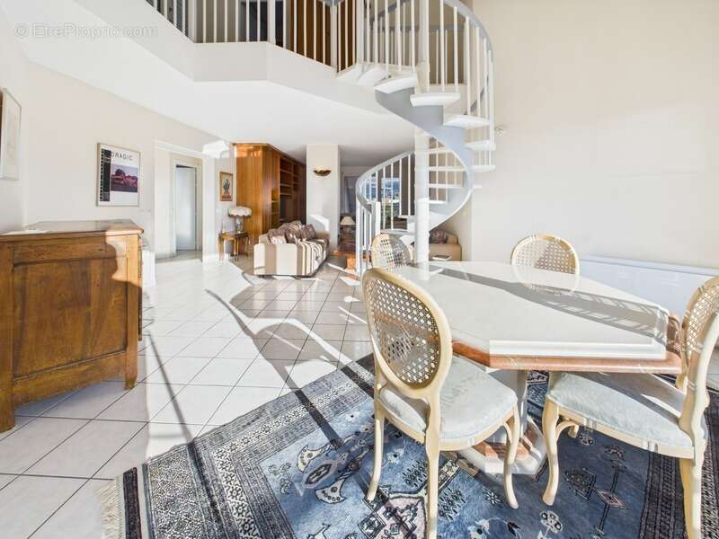 Appartement à AMBILLY