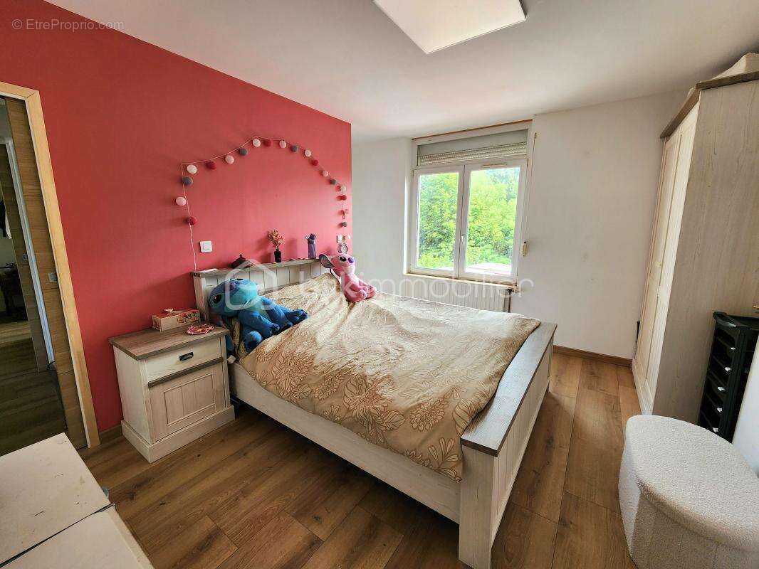 Maison individuelle, 3 grandes chambres, jardin, local commercial récent, sous-sol - photo 12