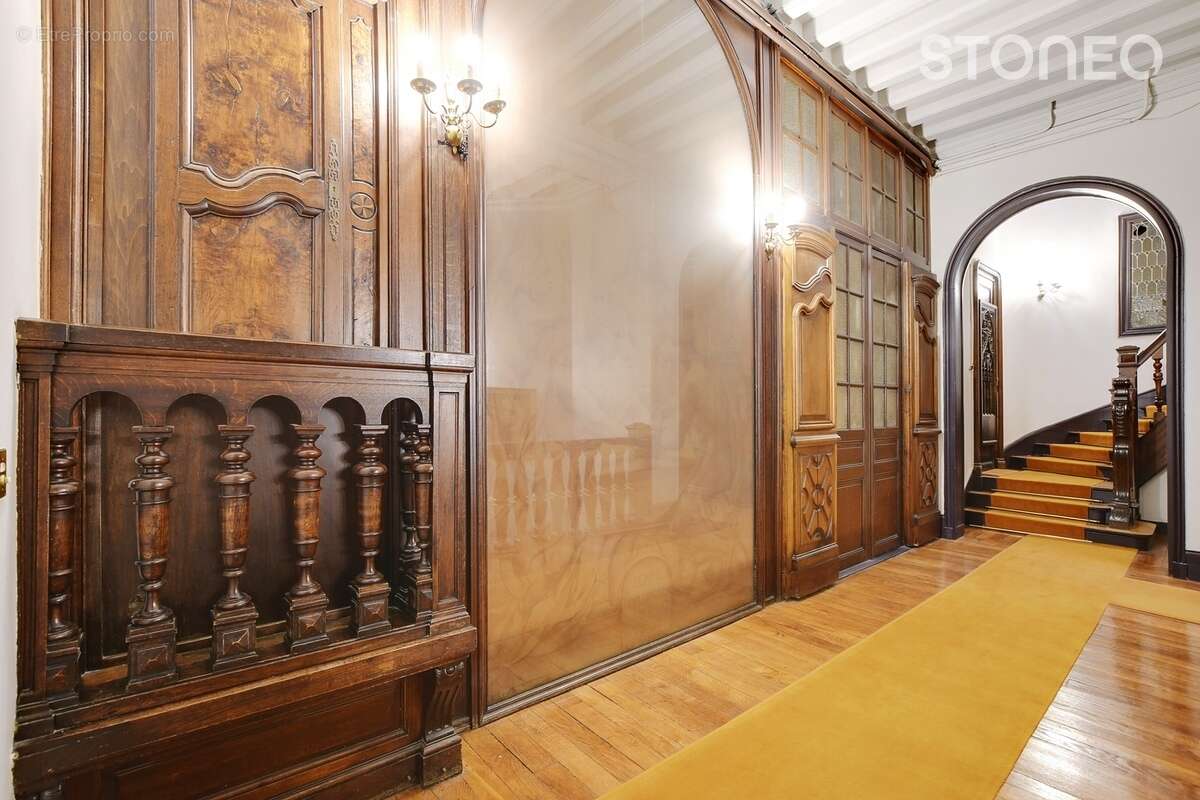 Appartement à PARIS-17E