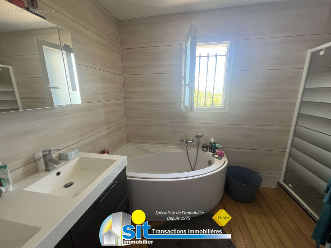 VILLA avec piscine - photo 13