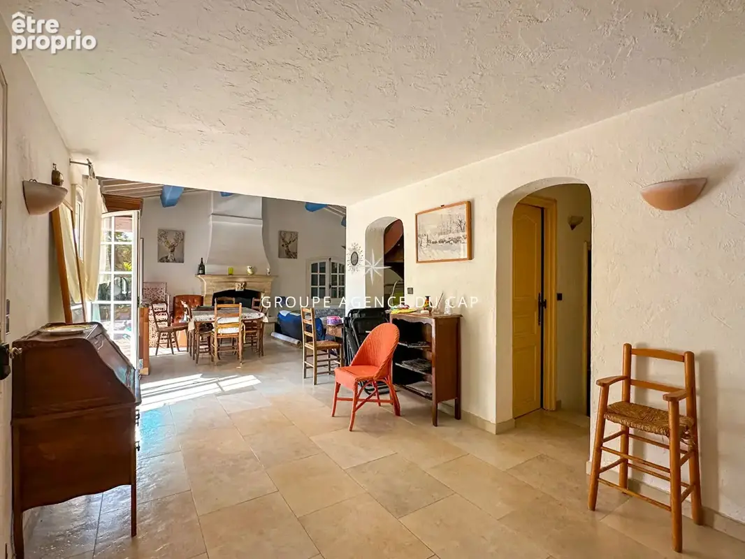 Villa provençale à vendre à Sainte Maxime, à quelques pas des plages - photo 9