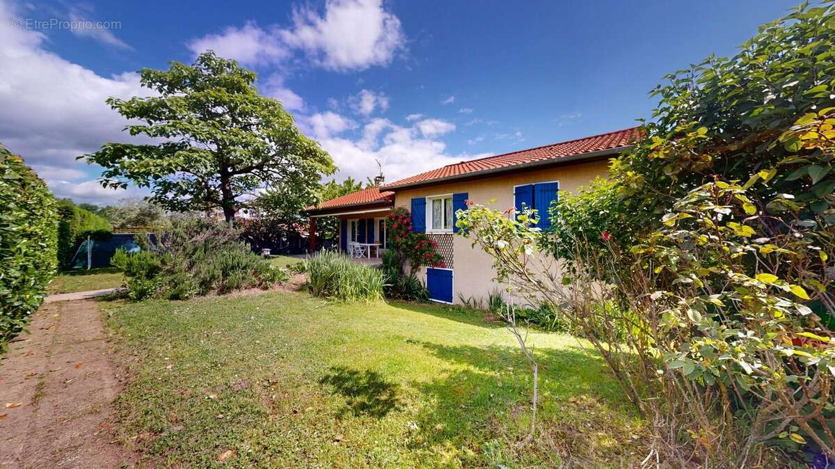 Maison à CHAZAY-D'AZERGUES