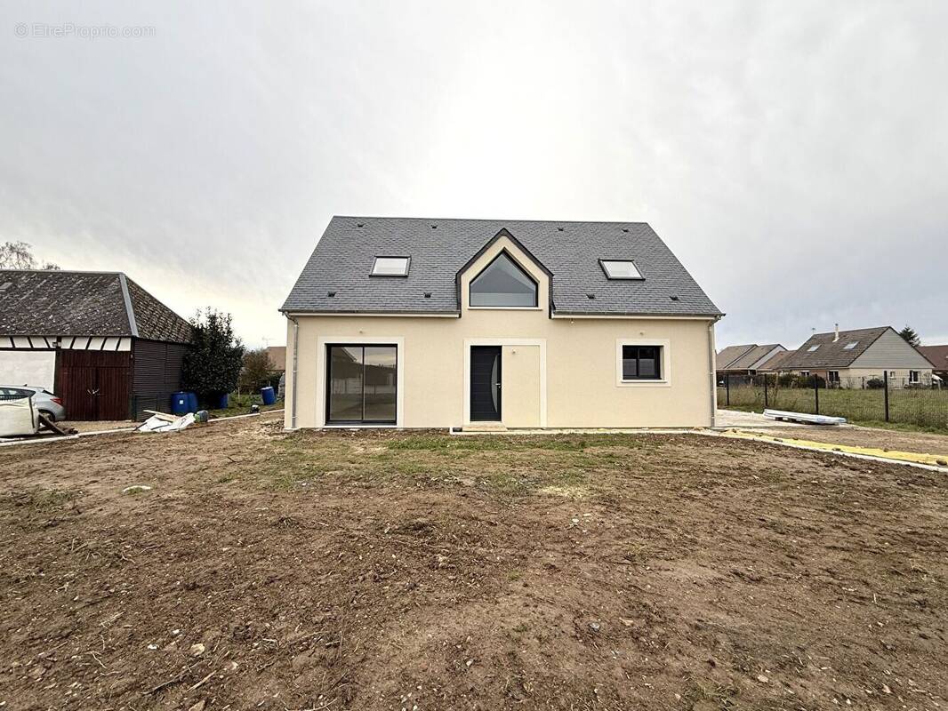 Maison à SACQUENVILLE