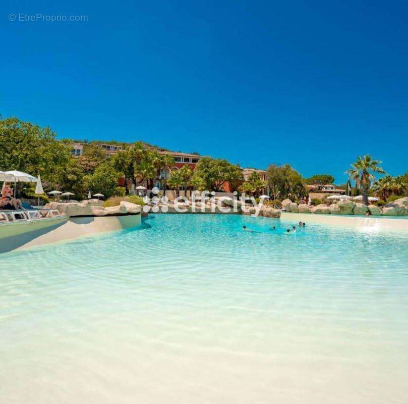 Appartement à GRIMAUD